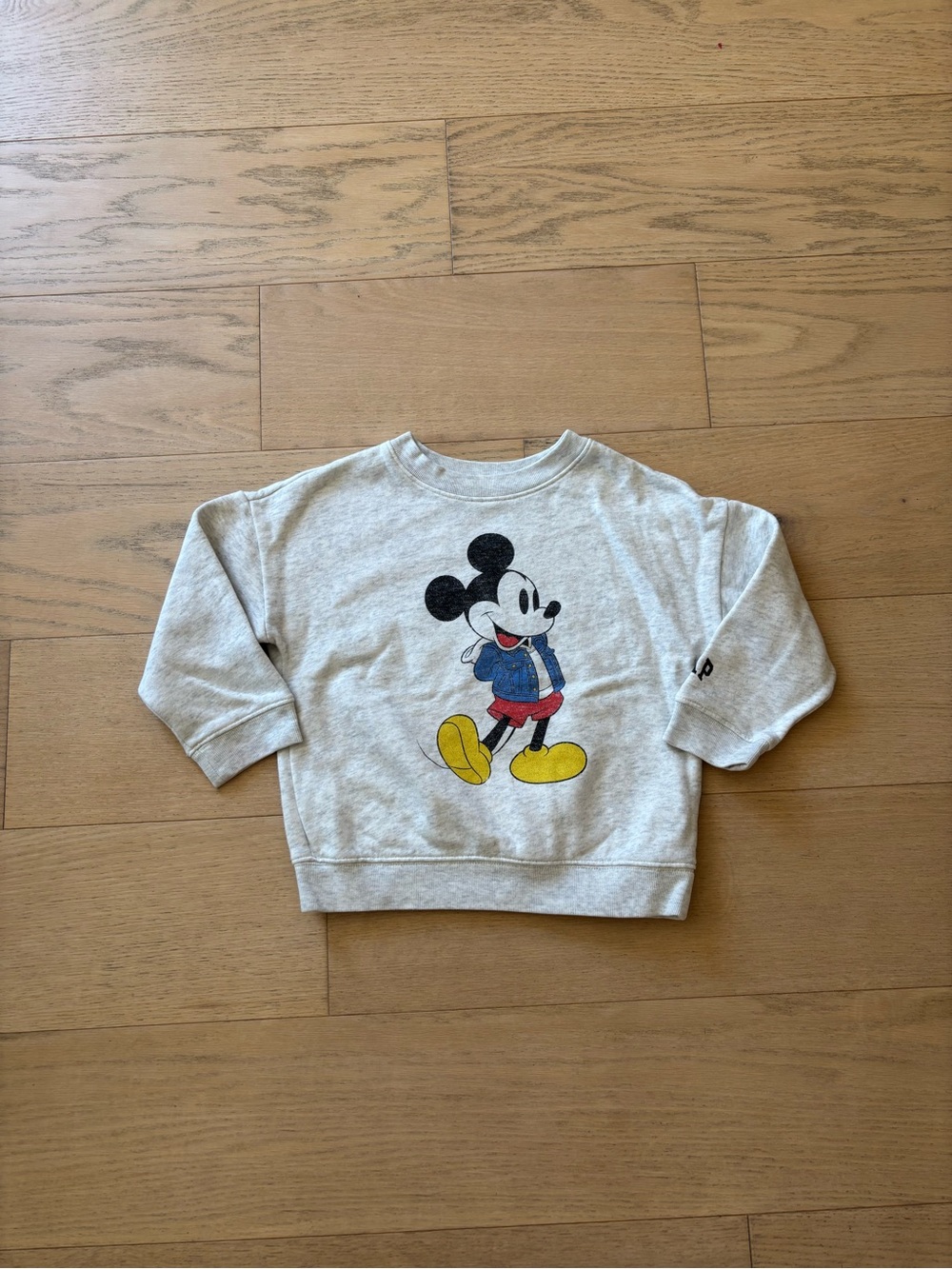 Gap kid light grey Mickey noise sweatshirt, size 3Y